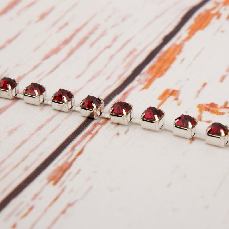 4.5mm Rhinestone Trim – Siam Red
