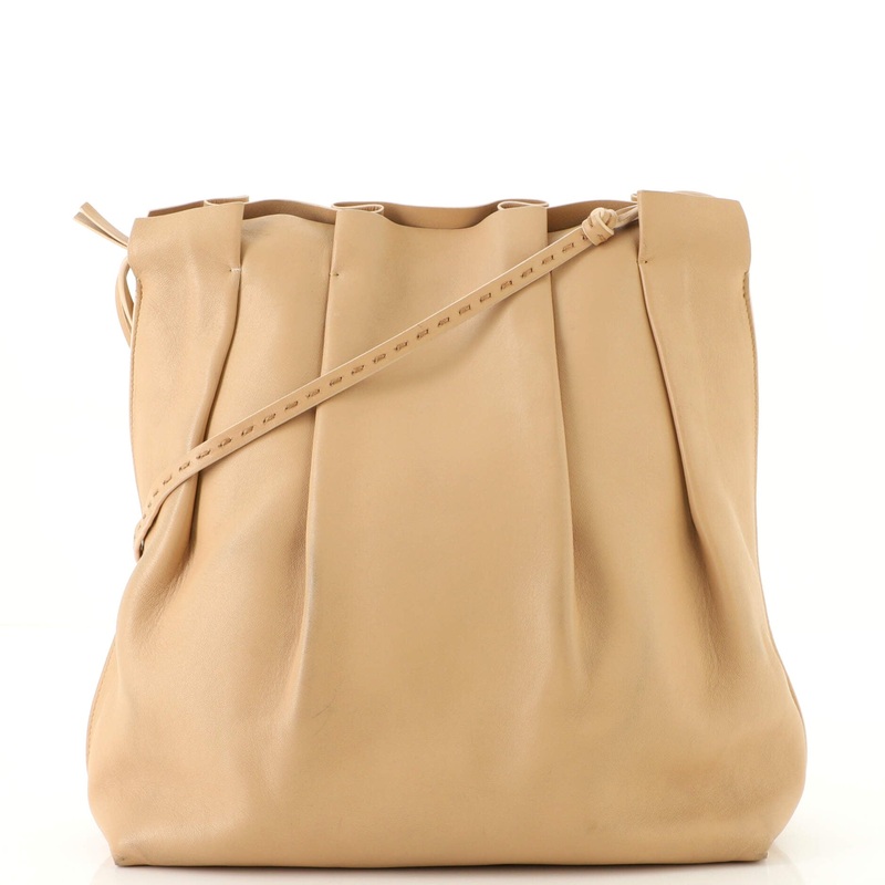 Wander Shoulder Bag Pleated Leather Medium
